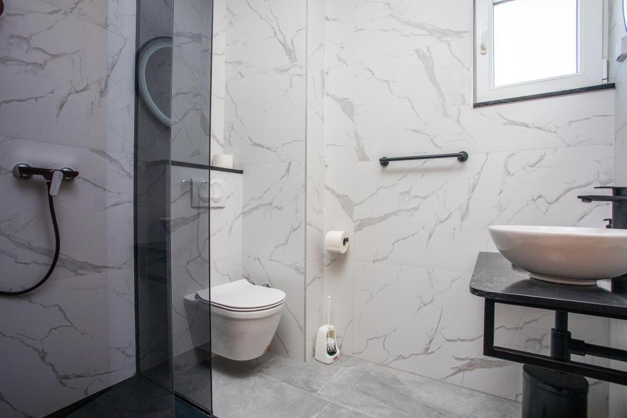 אומיס Apartments Nedo Dalmatia מראה חיצוני תמונה