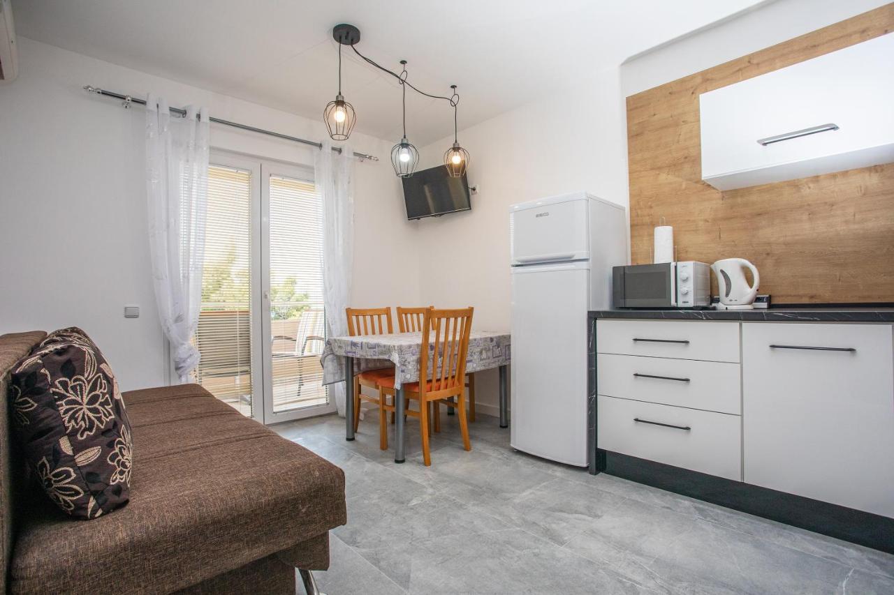 אומיס Apartments Nedo Dalmatia מראה חיצוני תמונה