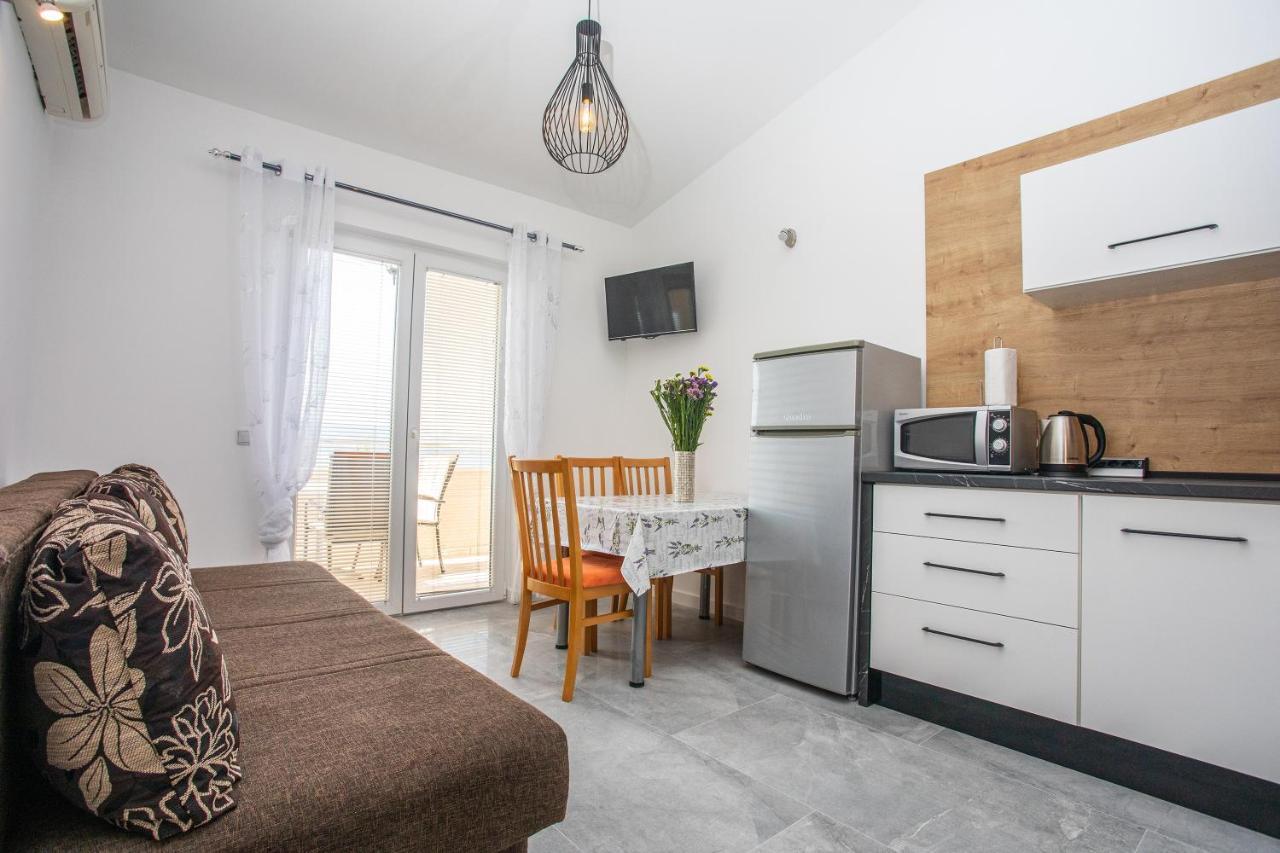 אומיס Apartments Nedo Dalmatia מראה חיצוני תמונה